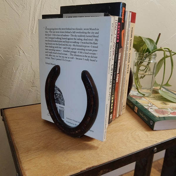 Horseshoe/ bookends/ rustic bookends/ southwest style gift idea/ farm ranch gift idea/ authentic horseshoe/ cowboy gift/ cowgirl gift