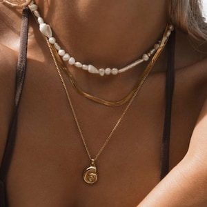 Shell Necklace 18K Gold Plated 18&quot; Waterproof | Shell necklace gold Beach necklace Summer necklace Shell jewelry Mermaid necklace