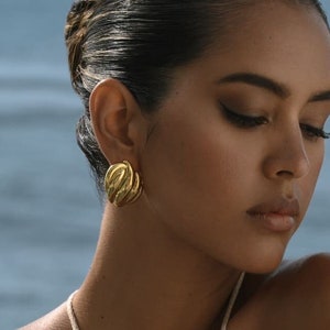 Big gold earrings 18K gold plated anti-tarnish, vintage gold earrings, chunky gold earrings, oversized earrings, gold statement earrings