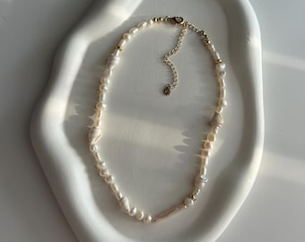 Ras de cou avec perles d'eau douce plaqué or 18 carats étanche 16 po. Collier de perles fines Ras de cou en perles, collier de plage, coquillages et collier de perles
