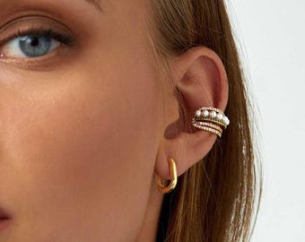 Pareloormanchet 18K verguld | Parel, enkele oorbel, gouden oormanchet, manchetoorbellen, geen piercing, statementoorbellen