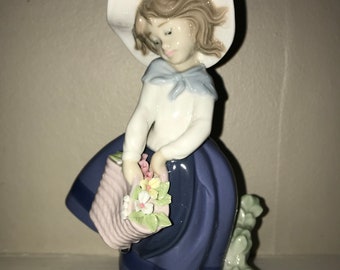 Lladro “Pretty Picking Girl” #5222