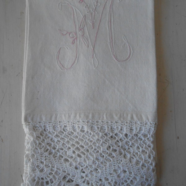 serviette vintage en pur lin brodée initiale faite à la main années 40