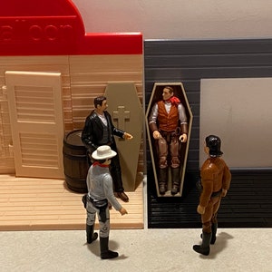 1/18 Scale Coffin with Cross for 3-3/4 inch Action figures