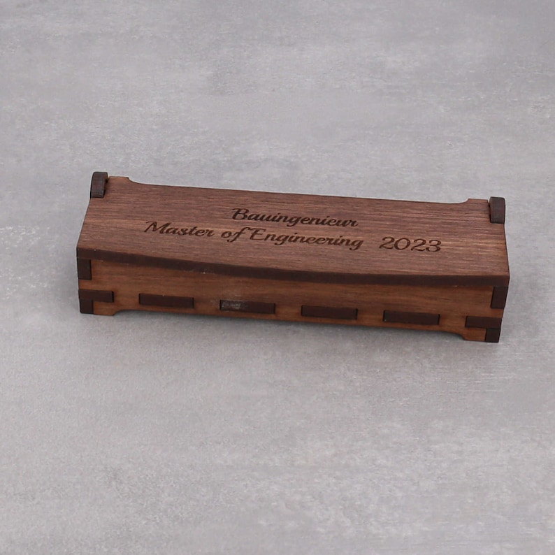 Personalisierter Füller und Holzkästchen aus Nussbaumholz nur das Holzetui