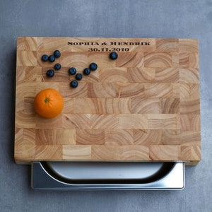 Stirnholz Küchenbrett mit Schublade und Gravur Bild 1