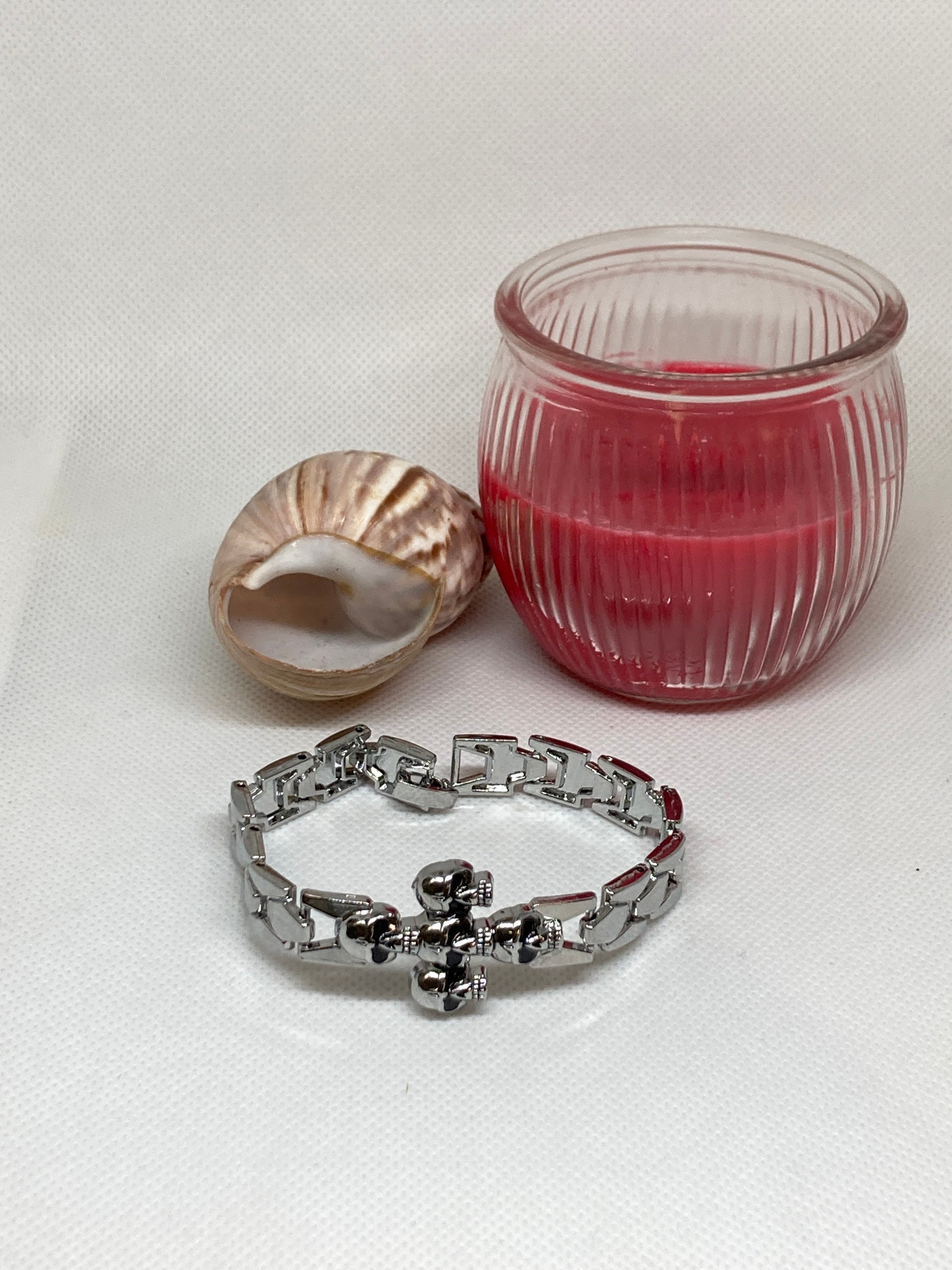 Betsey johnson skull bracelet deals