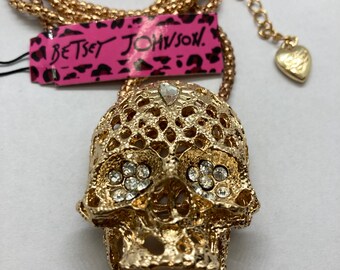 $75 Betsey Johnson all hallows skeleton skull pendant BD4