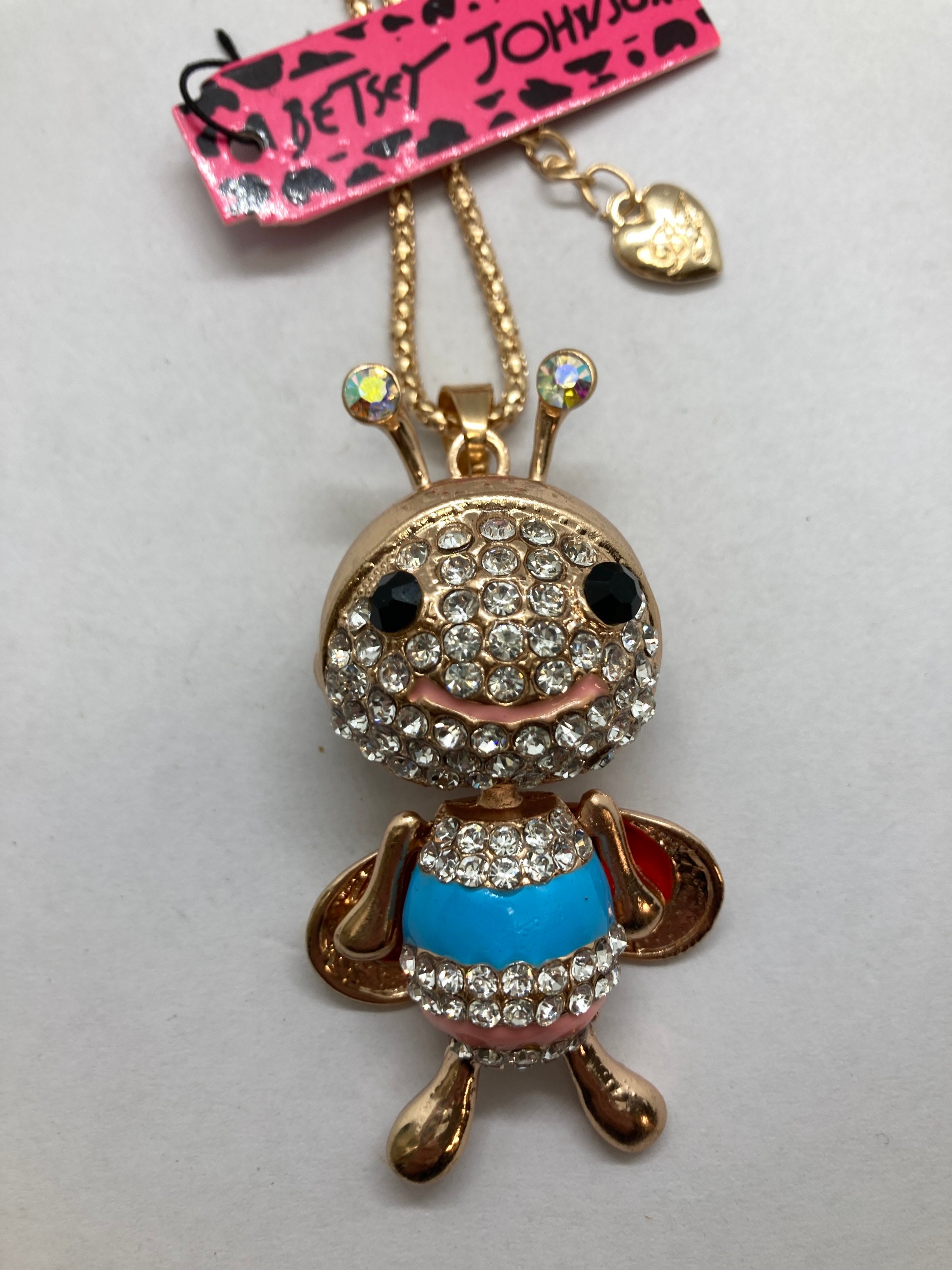 Betsey johnson bumble bee necklace deals
