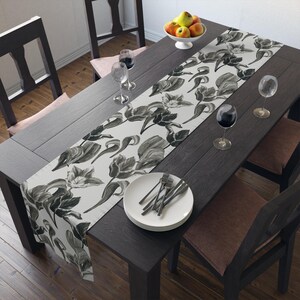 Tulips Table Runner - Elegant Cotton & Poly Decor for Any Occasion, Floral Tablescape, Dining Room Decor, Floral Centerpiece, Gift Idea