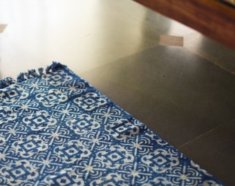 Handmade Indigo Block Print Cotton Rug: Bohemian Dhurrie Rug (22.4 x 36.6')