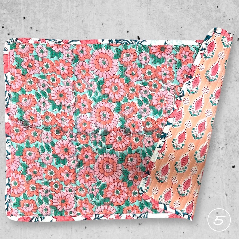 Set of 2 block printed placemats, quilted table mats in various colors. Reversible placemats in cotton. Boho table decor.