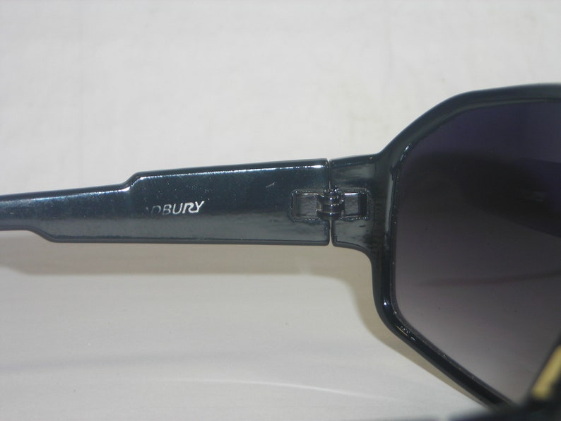 Vintage sunglasses Cadbury sport woman man 1990s
