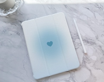 Niedliche Blaue Herz iPad Hülle, iPad Air 5 6 iPad 10 10.9 Zoll 2022 iPad Pro 12.9'' 2021 Pro 11 Zoll 2024 iPad mini 6, iPad 9/8/7, 10.2, iPad Cover