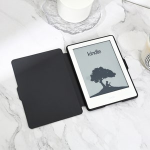 White Daisy Unique Kindle Case, Personalized Kindle Cover for Kindle Paperwhite1/2/3/4, Kindle 2019/2022, Kindle 10th 11th Generation Cover zdjęcie 5