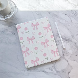 Light Pink Bow Decor iPad Case, New iPad Air 4 5 6 iPad 10 10.9&quot; 2022 iPad Pro 12.9&#39;&#39; iPad Pro 11&quot; 13&#39;&#39; 2024 iPad mini 6 case, iPad cover