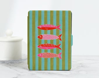 Etui Kobo/Kindle z motywem ryby w paski w kolorze zielonym, etui na Kindle Paperwhite 10, 11, 12 o wymiarach 6'', 6,8'' i 7'', Kindle Colorsoft 2024, etui Kobo Clara, etui na Kindle