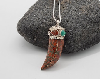 Collar con colgante de cuerno de coral natural grande, amuleto de colmillo rojo, plata de ley, joyería nepalí, regalo para hombres, accesorios de estilo boho
