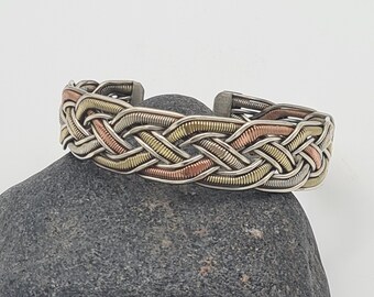 Pulsera vikinga de cobre trenzado: auténtica pulsera de tres metales, hecha a mano, con diseño celta trenzado intrincado, para hombre.