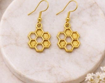 Gold Wabe Ohrringe, Bienen Ohrringe, Wabe Schmuck, Bienen Liebhaber, Minimalist Schmuck, entzückende Ohrringe, Geschenk für sie