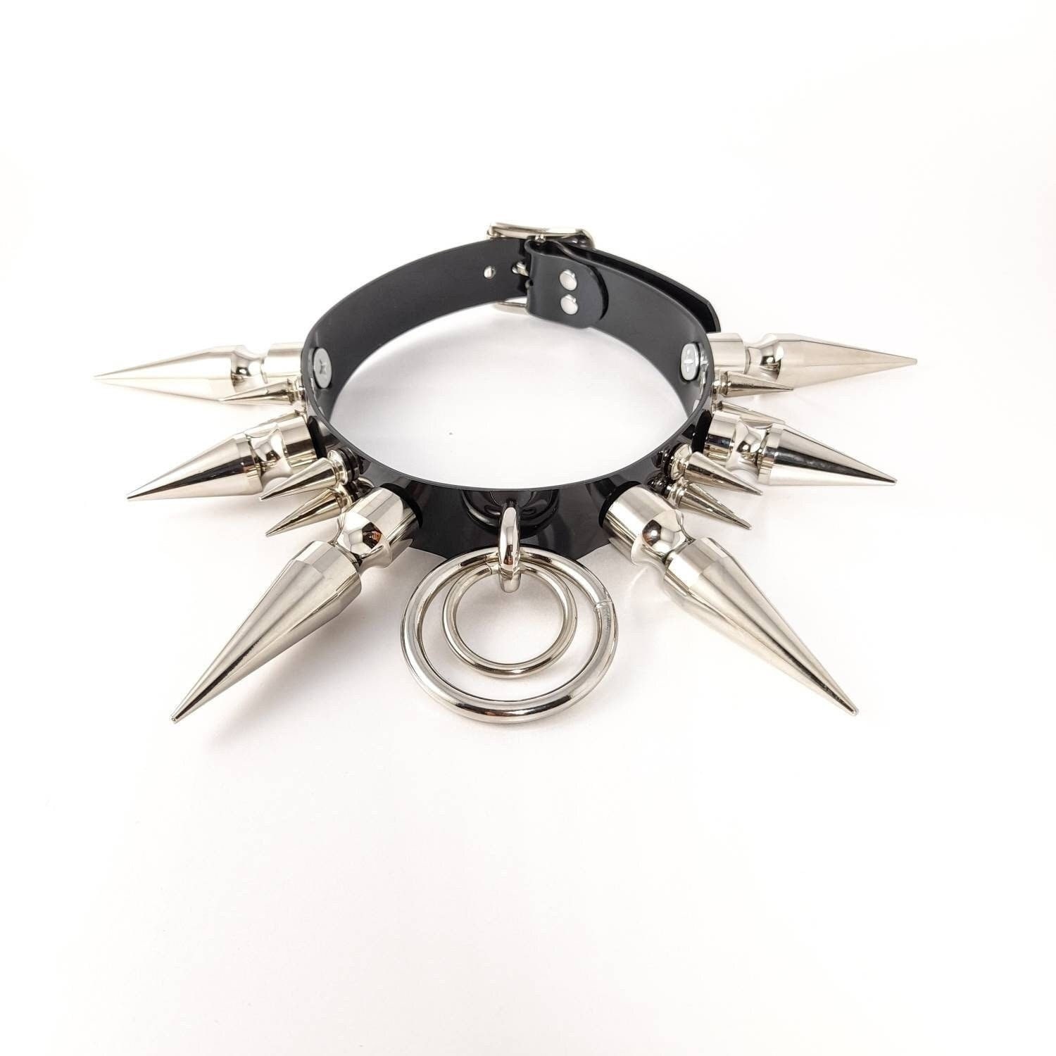 Choker with cheap long spikes