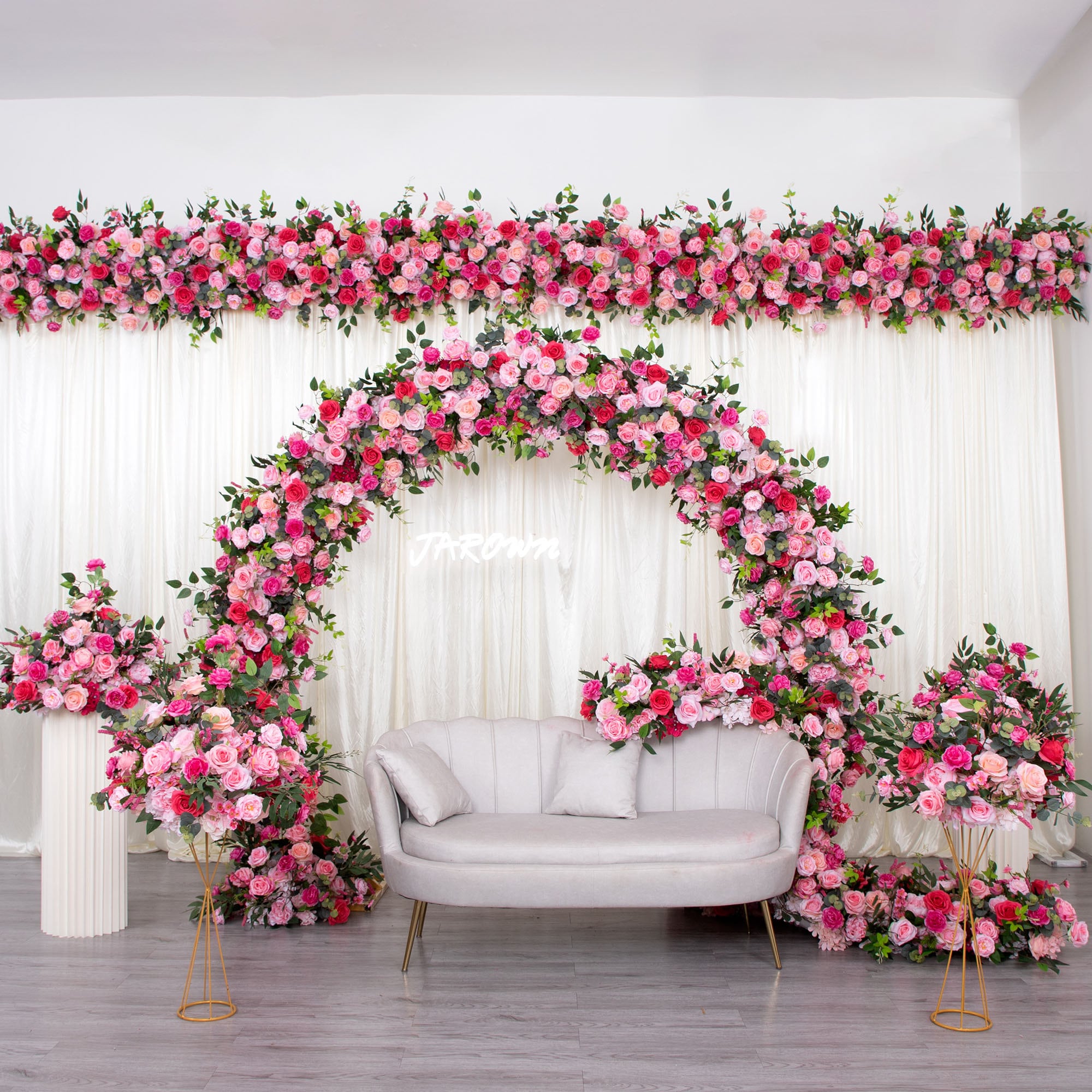 Rose Red & Pink Flower Arrangement: Wedding Table Centerpiece
