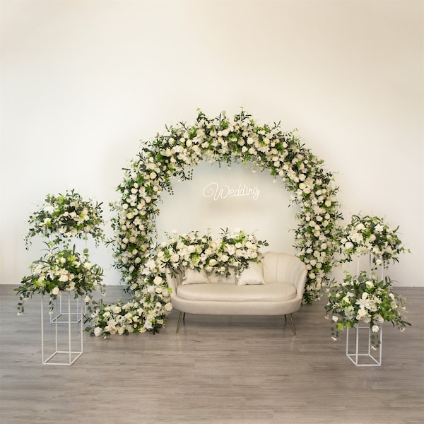 Wedding Decoration Customized White Rose Green Leaves Baby Breath Flower Runner for Event Party Backdrop Decor Artifical Flower Ball Stand