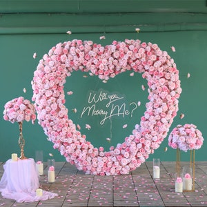 rosa a forma di cuore fiore fila portafiori set disposizione floreale sfondo matrimonio arco festa palco puntelli decorazione casa
