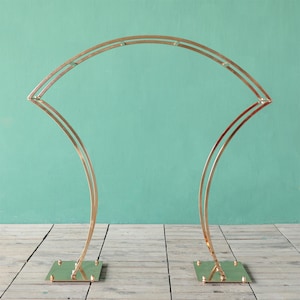Gold Metal Table Centerpiece: Wedding Arch Stand (93x91cm)