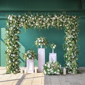 Decorazione per sfondo di nozze con rose bianche, peonie, foglie verdi, fila di fiori, arco decorativo per eventi, vetrina personalizzata