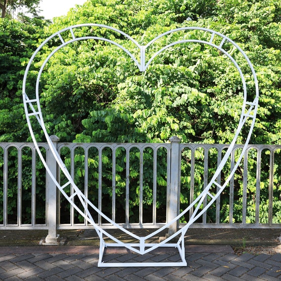 Heart Wedding Arch: Iron Flower Stand, Party Photo Booth Prop