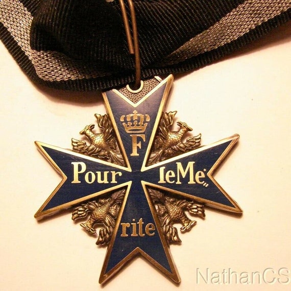 WW1 Germany Blue Max Air and Bravery Medal replica