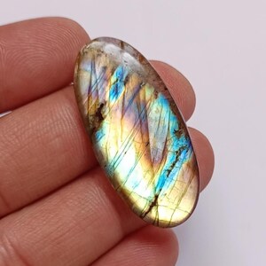 Flashy Labradorite Cabochon: Oval Gemstone for Ring Jewelry (41x20x4 mm)