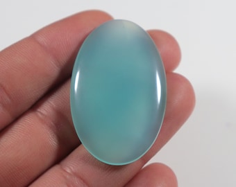 Cabochon ovale in calcedonio acqua: pietra preziosa di grado AAA, 45 x 28 mm