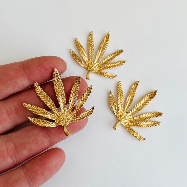 Lg Vtg Gold (No Hole) Hemp/Pot Leaf Pendants Vintage Style Alloy