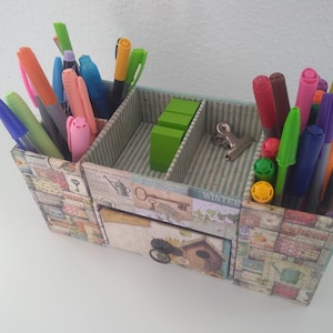 Tutorial de confecção de papelão organizador de mesa em espanhol