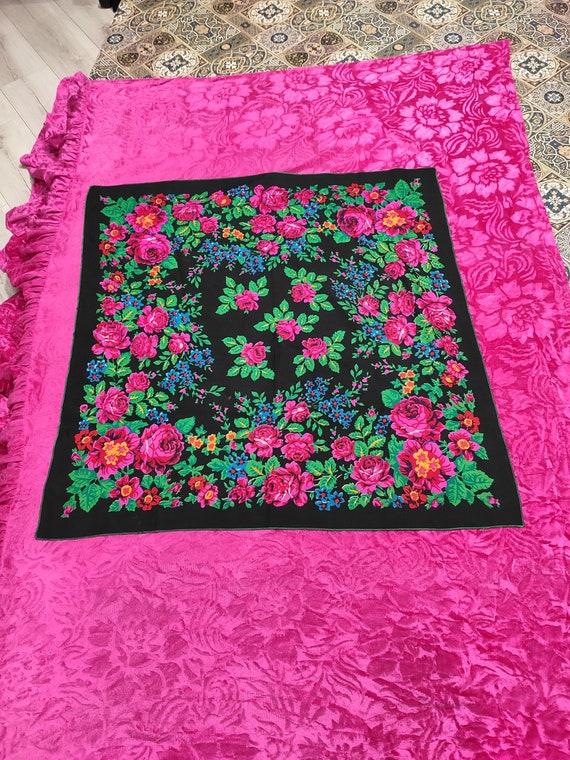 Ukrainian floral scarf, Vintage Ukrainian shawl, R