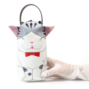 Trousse à crayons chat gris et blanc, trousse à maquillage, sac peint à la main, ce sac à main compact en cuir synthétique, pour les indispensables de tous les jours.