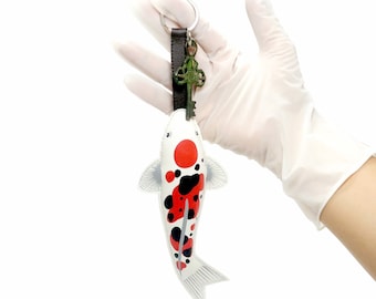 Koi fish keychain ,Koi fish bag charm,handmade keychain for animals lovers,sweet animals, cute  animals  keychain.