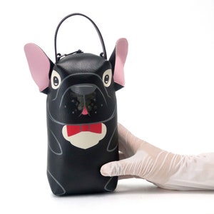 Pochette noire à crayons bouledogue français, trousse à maquillage, sac peint à la main, ce sac à main compact en cuir synthétique, pour les indispensables de tous les jours.