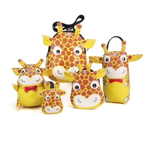 Geschenke für Giraffenliebhaber Set, süße kleine Giraffe, 5-teiliges Set, Giraffenpuppe, Federmäppchentasche, Umhängetasche, Schlüsselanhänger, Geldbörse