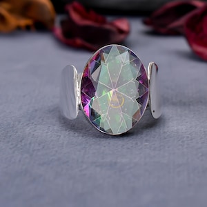 Pierścionek z kamieniem szlachetnym Rainbow Mystic Topaz ze srebra próby 925, biżuteria do układania w stosy, srebrny pierścionek, piękny prezent na rocznicę ślubu