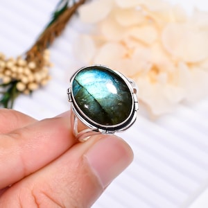 Labradorite Gemstone Rings 925 Sterling Silver Rings Handmade Rings For Gifts Women Blue Stone Rings For Occasion Pretty Ring Statement Ring