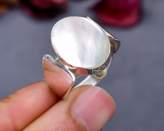 Parelmoerring: handgemaakte 925 sterlingzilveren edelsteenring