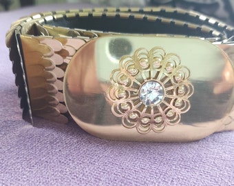 Zara Leaf Stretch Belt Zara Leaf Stretch Belt Size 28” NWOT All Item Prices Include  main image 4