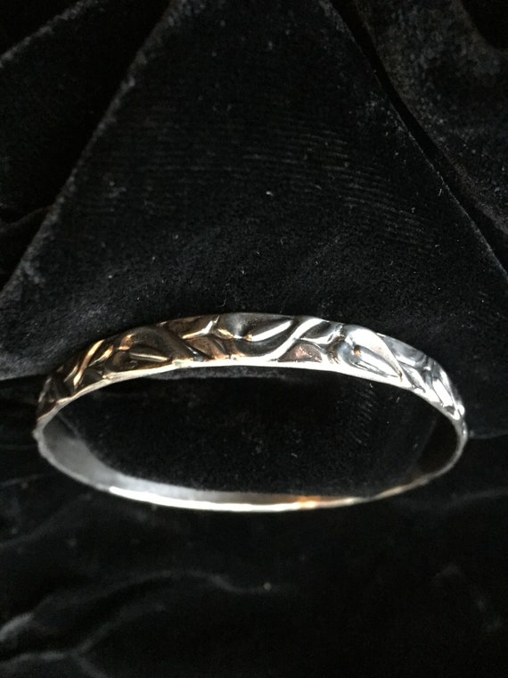 Sterling bangle leaf pattern - image 1