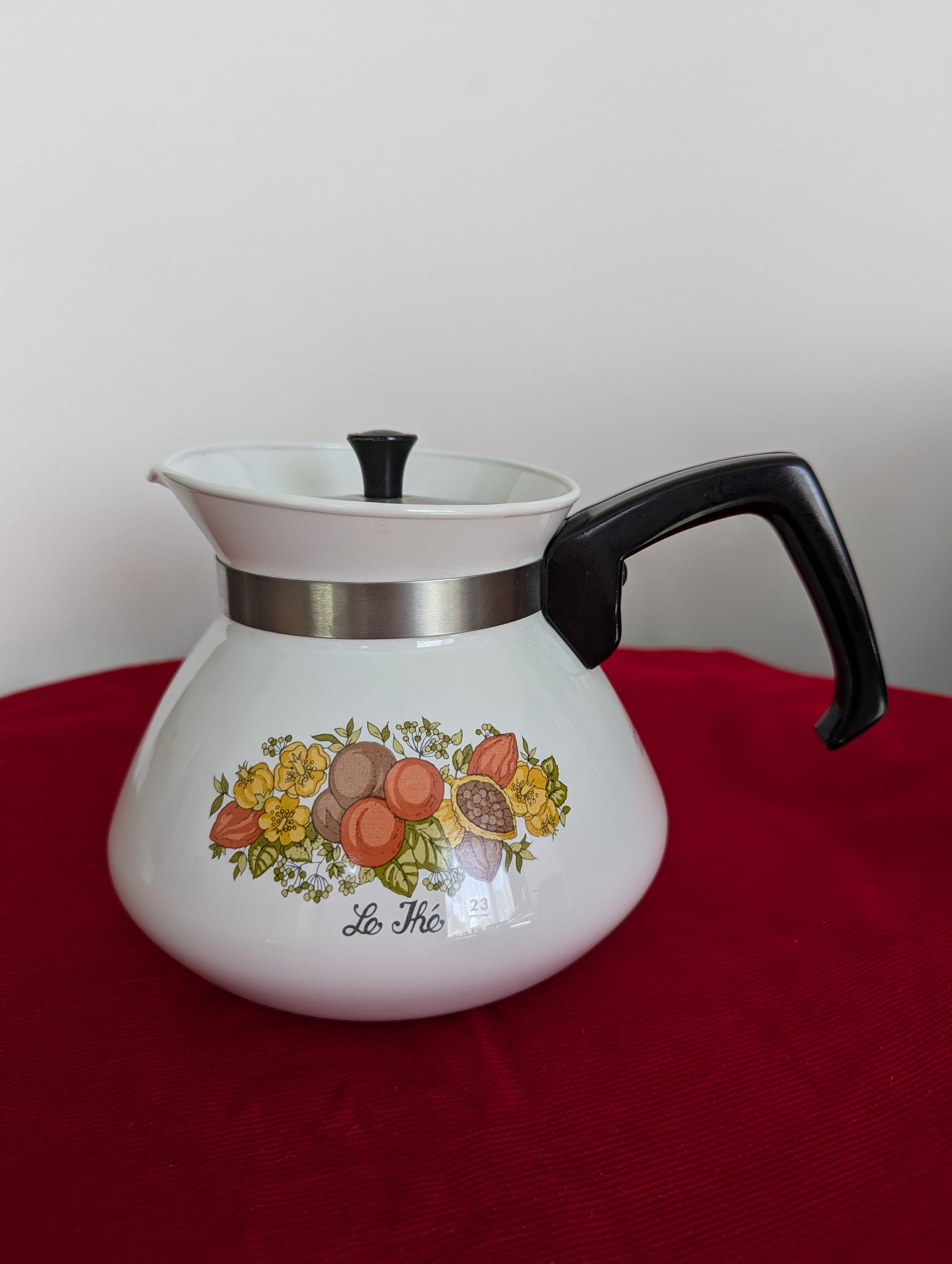 Cast Iron Tea Pot With Red Lacquer Lid - Ca 1930 Cast Iron Tea Pot With Red Lacquer Lid - Ca 1930