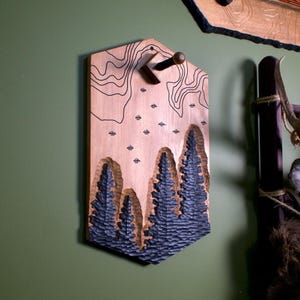 Carved Wooden Bow Rack | Archery Wall Mount Display for Compound & Traditional Bows | Rustic Hunting Decor (20&quot; x 12&quot;)