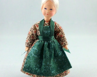 flexible doll "Oma", lady 7cm, scale 1:24