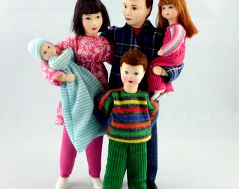 1 inch scale dollhouse family